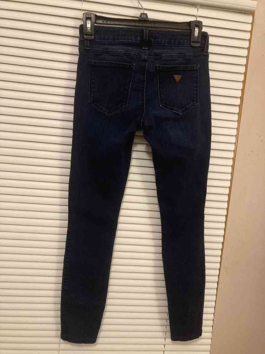 Guess low rise jeans size 26 - Blue Island, Illinois - FleaMarketBay