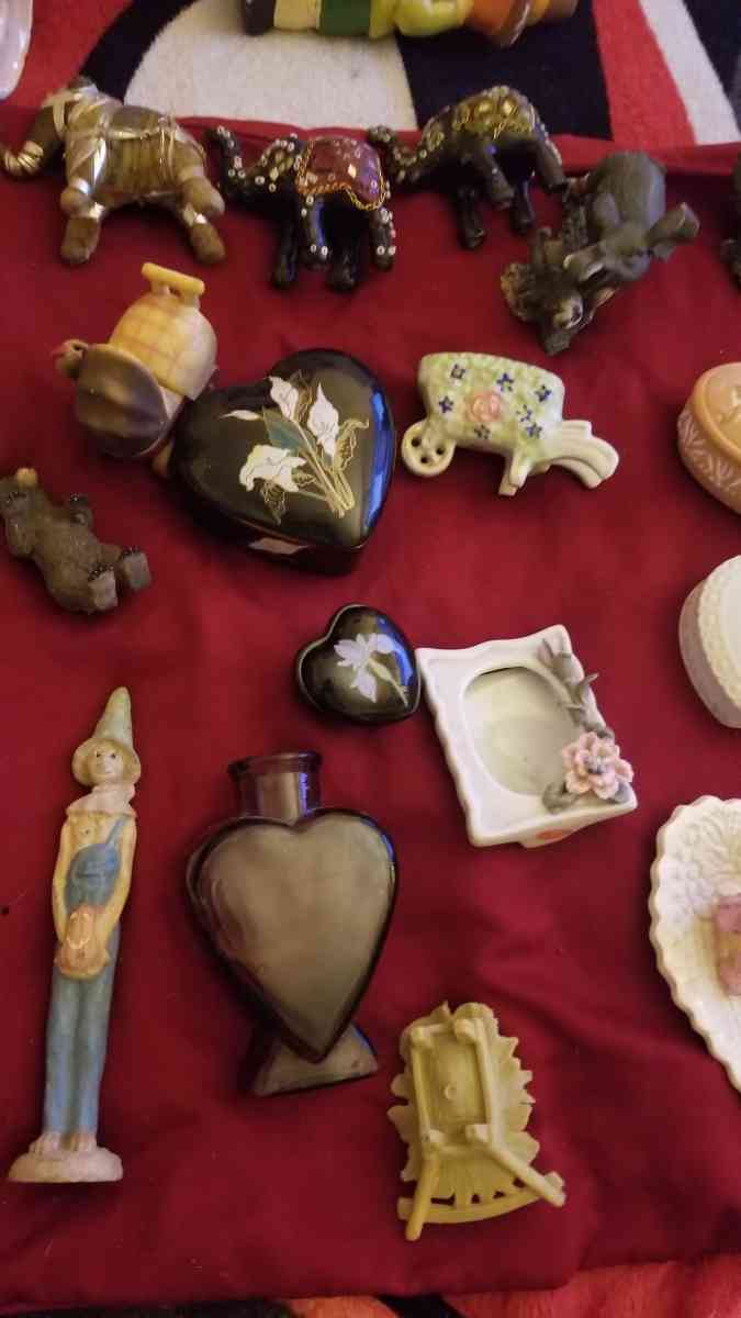 Knickknacks - Pensacola, Florida - FleaMarketBay