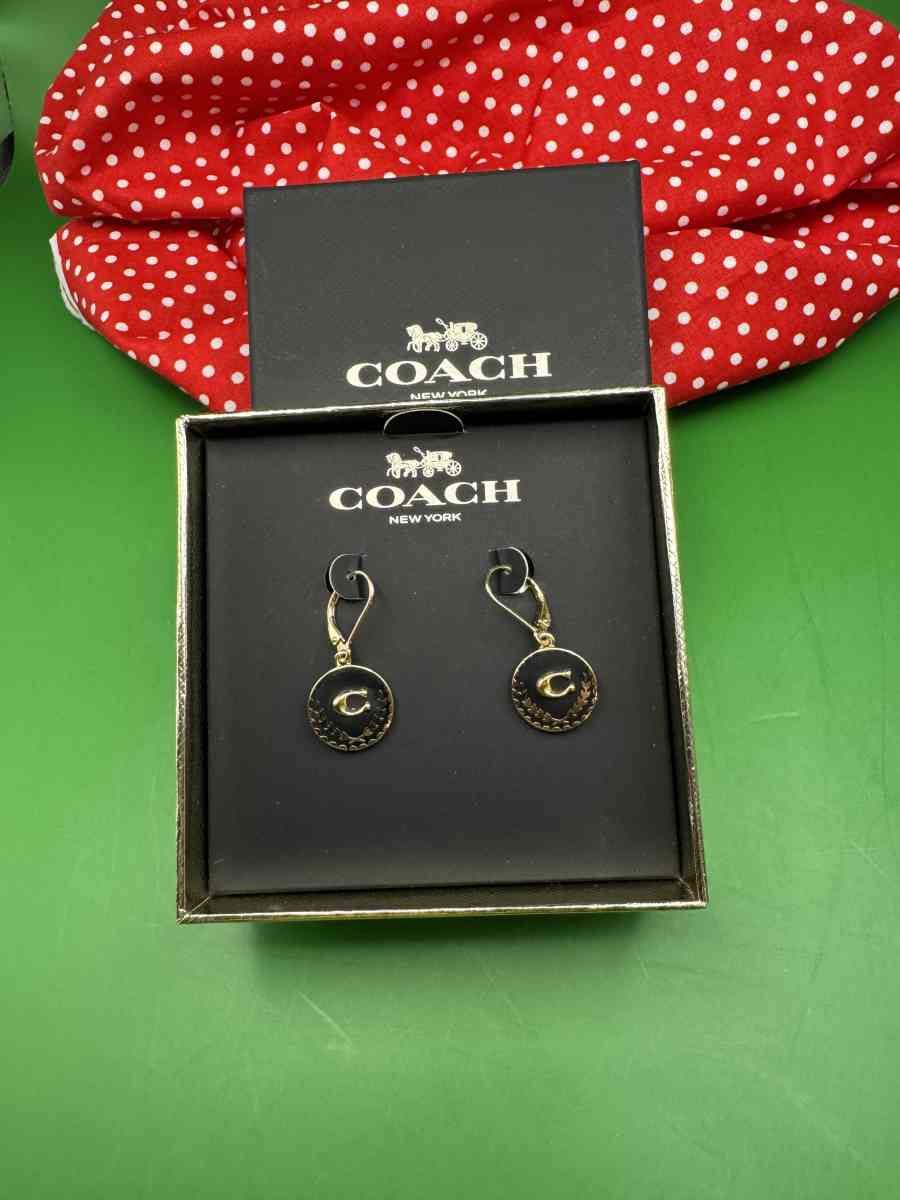 2043HCRA Beautiful Coach Classic Drop Ear Rings NWT In Origi - Gallatin, Tennessee