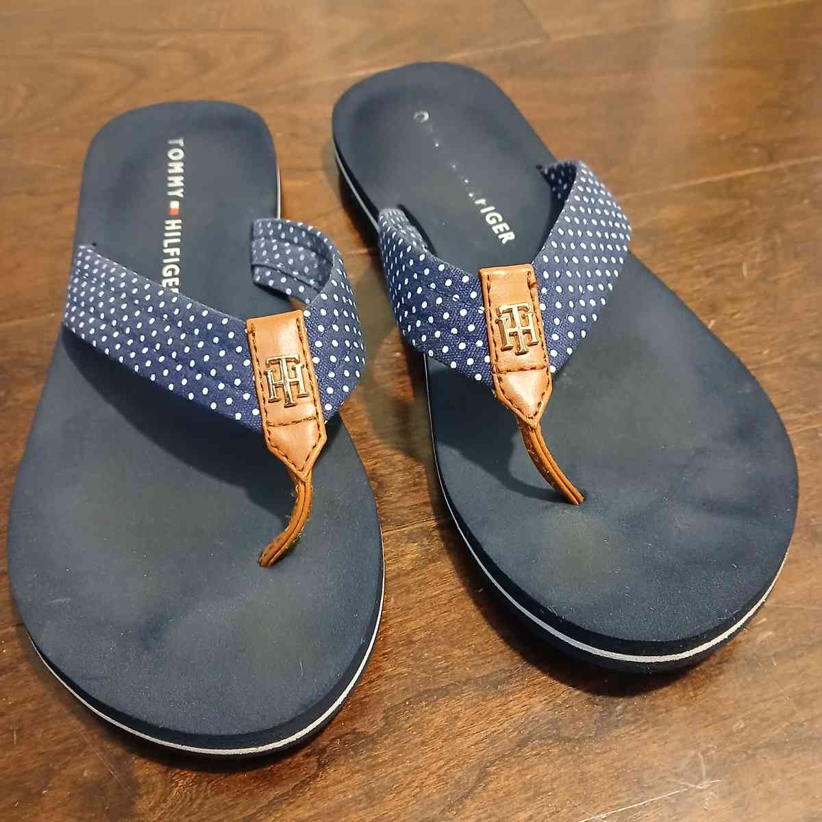 Tommy Hilfiger CANDIS Flip Flops For Men and Women - Indianapolis, Indiana - FleaMarketBay