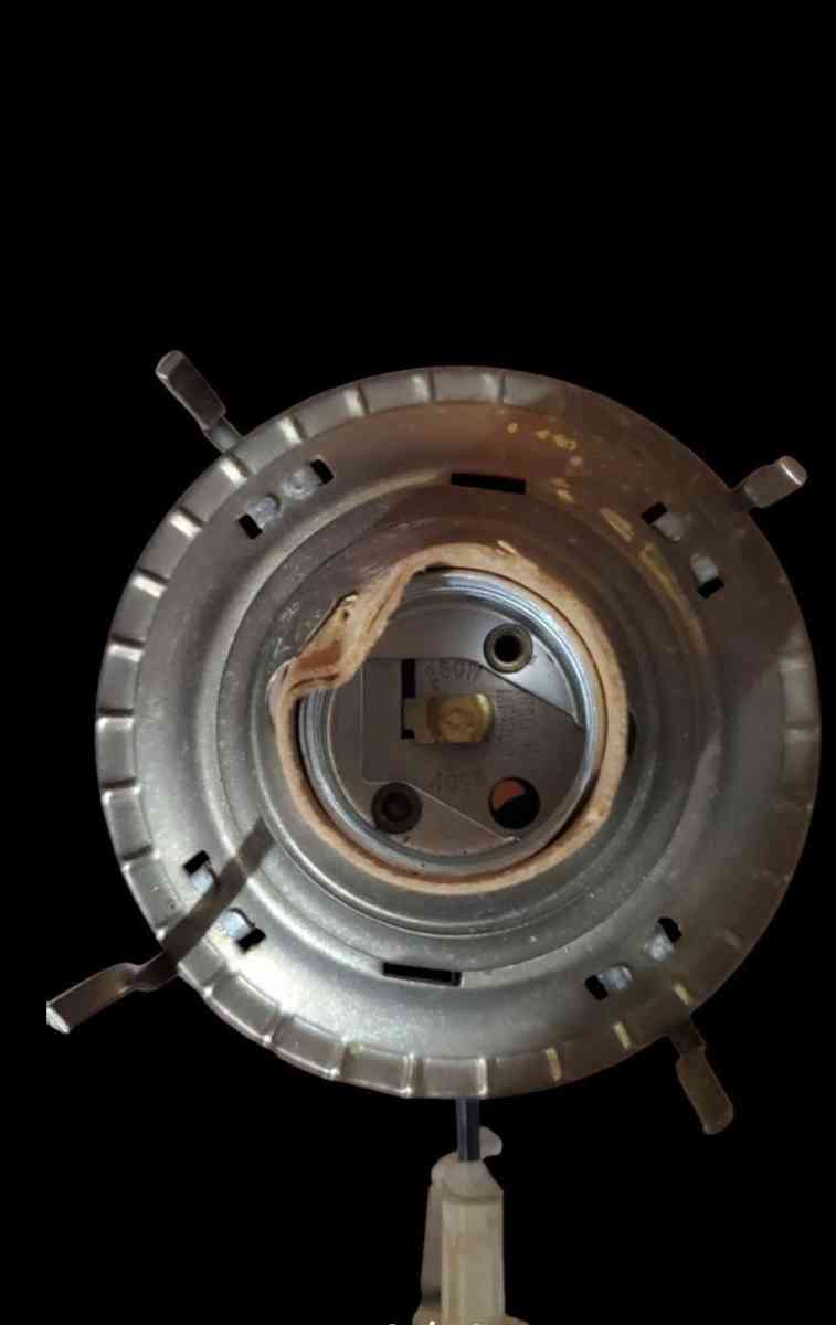 B  P PRINCESS FEATHER OIL LAMP COVERTED TO ELECTRIC - Kansas City, Missouri - FleaMarketBay