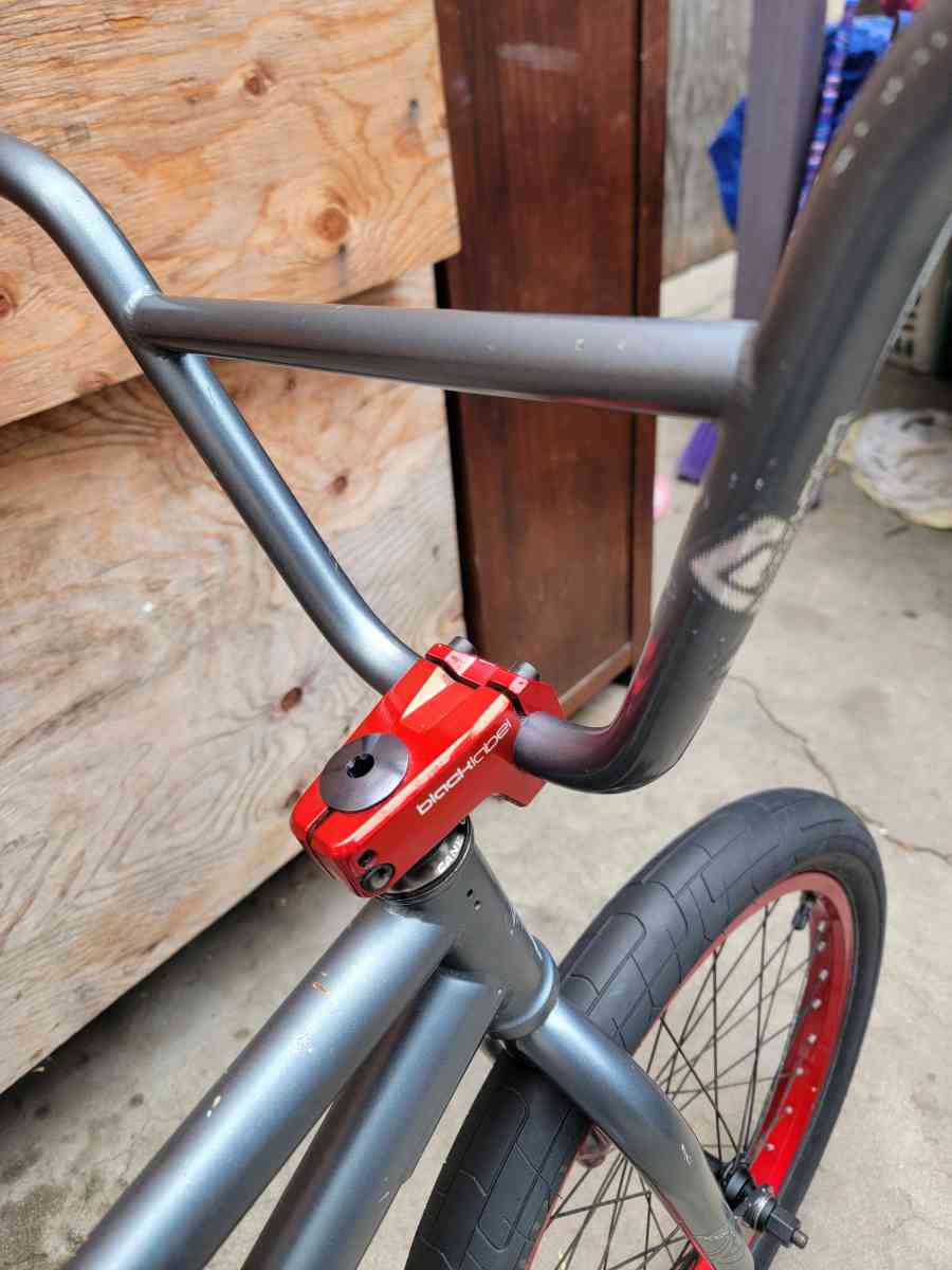 20 BMX - Carson, California - FleaMarketBay