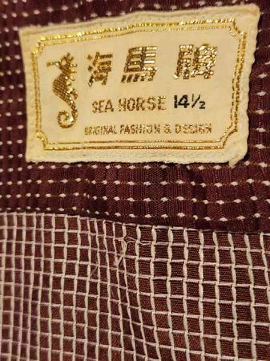 red button up dress shirt - Clinton, Massachusetts - FleaMarketBay