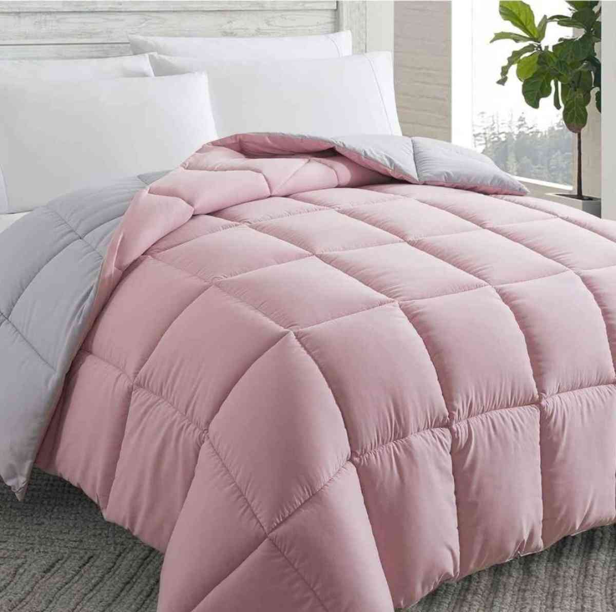 PinkGray Comforter Set  Twin - Louisville, Kentucky - FleaMarketBay