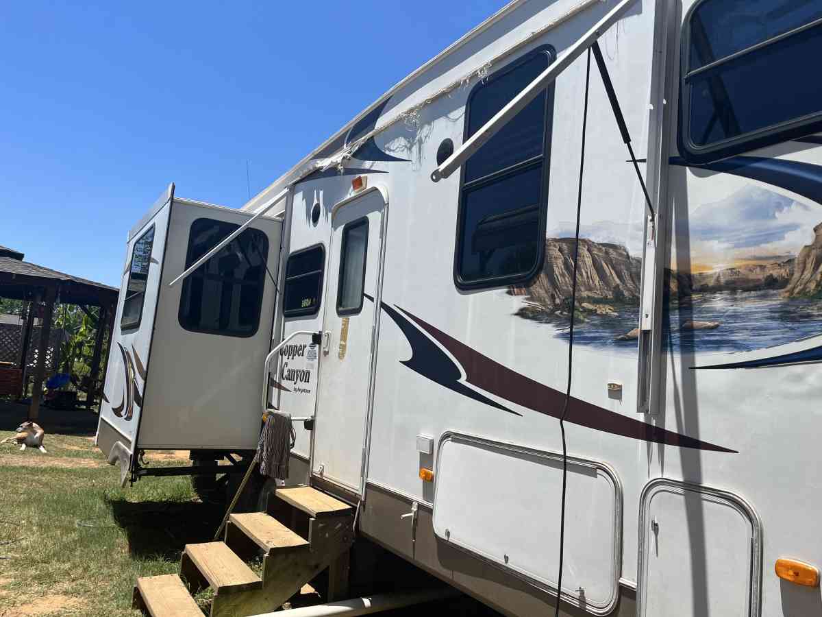 2010 keystone copper canyon - Waterloo, South Carolina - FleaMarketBay