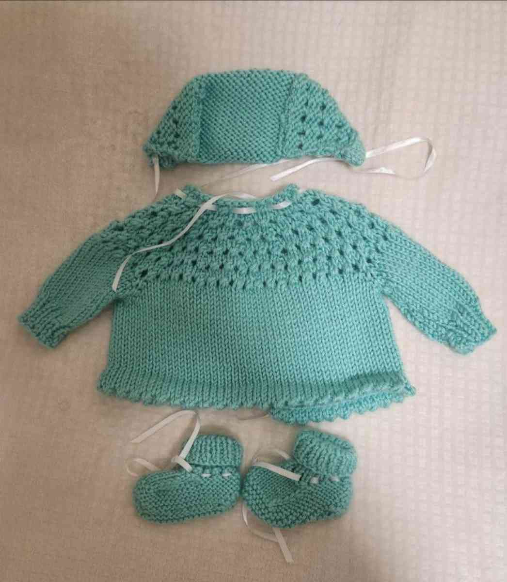 0 to 3 Months Baby Gender Neutral Green Knitted Outfit - Kansas City, Missouri - FleaMarketBay