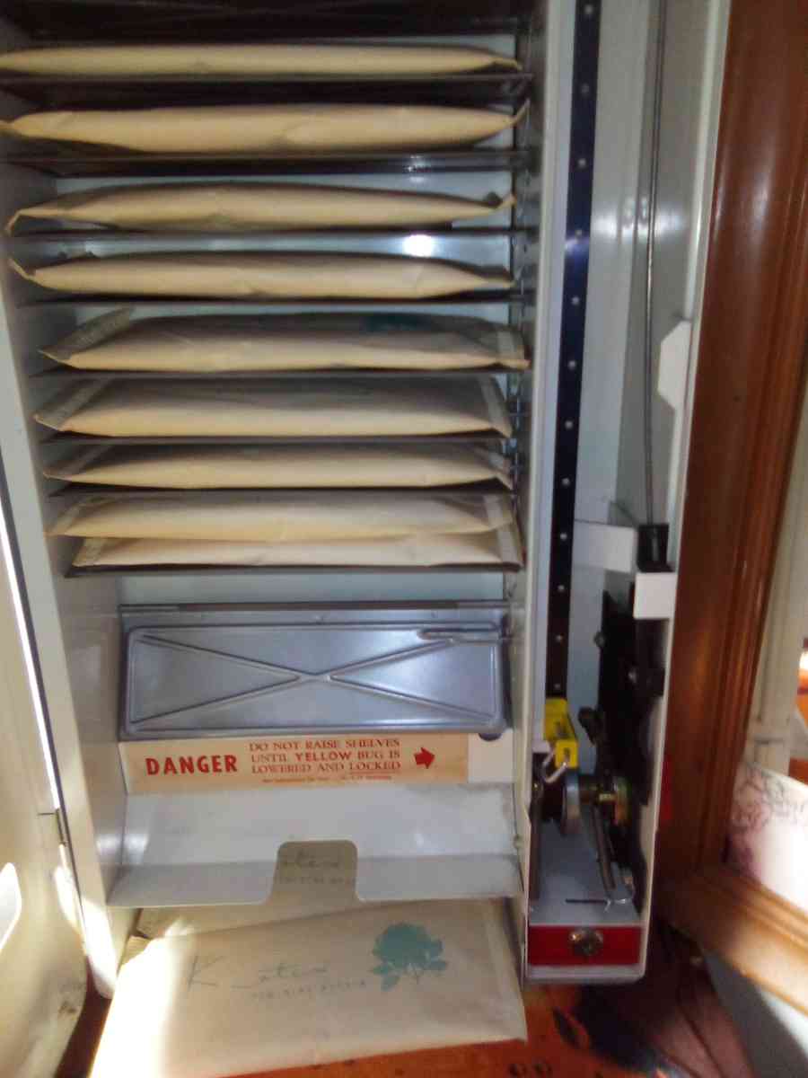 vinage kotex vending mechain - Port Huron, Michigan