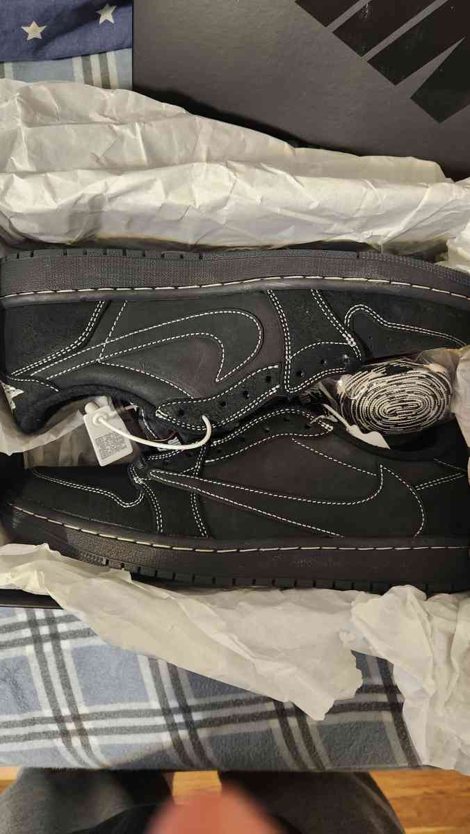 Size 10  Jordan 1 Retro Low OG SP x Travis Scott Black Phant - Castro Valley, California