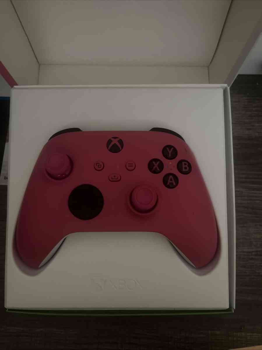 Xbox controller deep pink - Brandon, Florida - FleaMarketBay
