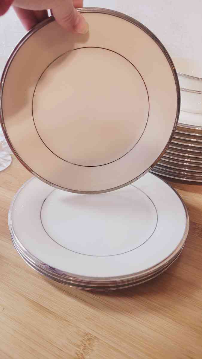 Lenox China and crystal stemware - Houston, Texas - FleaMarketBay