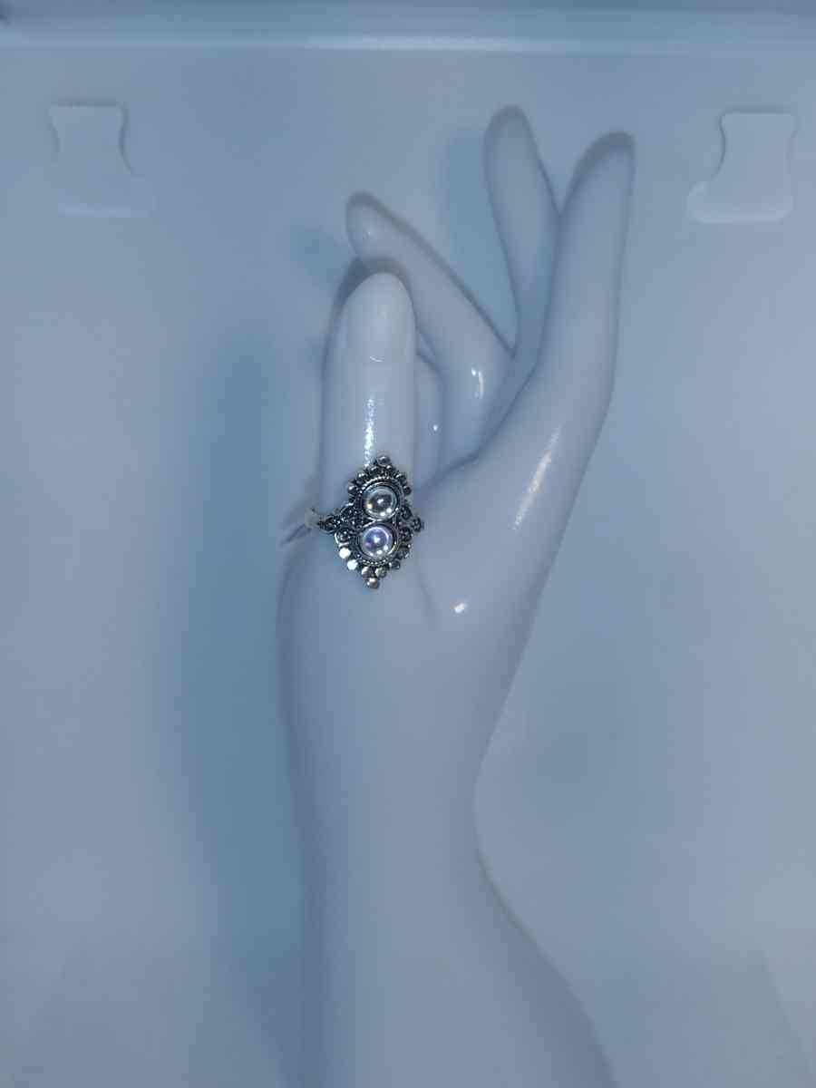 Double Dutch Ring - Roanoke, Virginia - FleaMarketBay