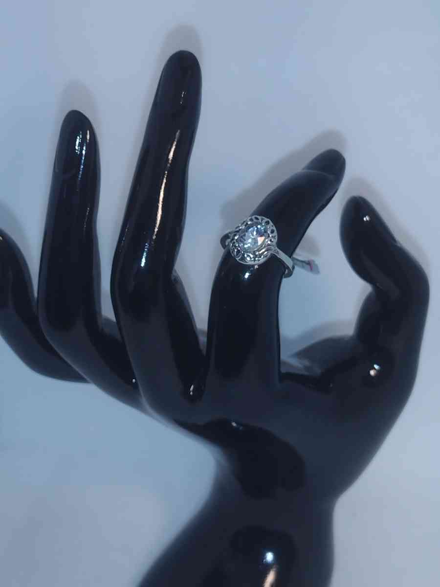 White Oval Signet Ring - Roanoke, Virginia - FleaMarketBay