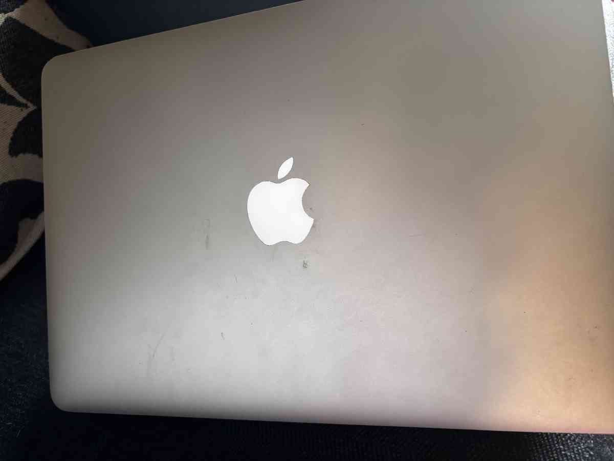 MacBook Air - San Diego, California - FleaMarketBay