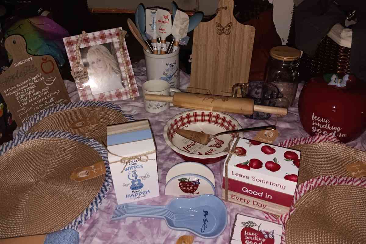 kitchen set - Opelika, Alabama - FleaMarketBay