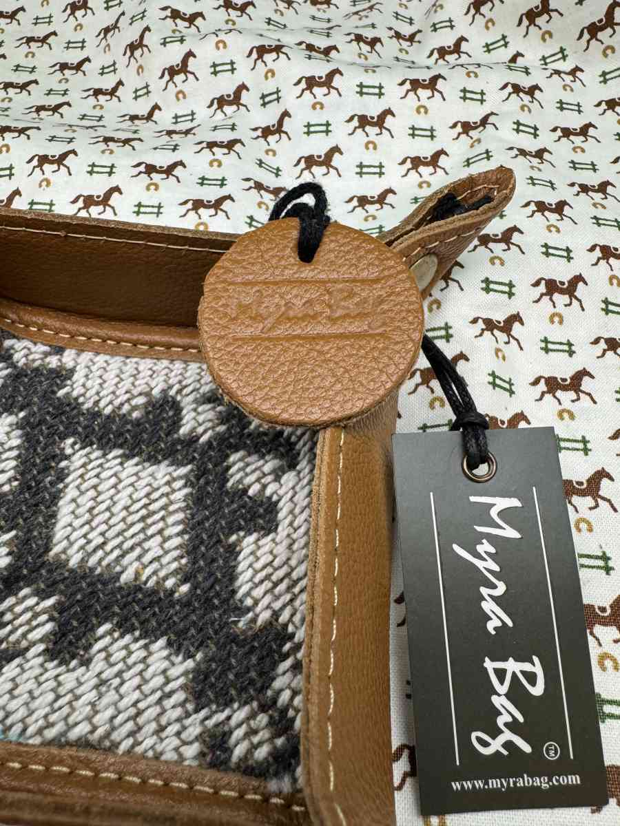 3001PAIH Leather Myra Bag Crown Azteca  Tray Coin Dice  Gift - Gallatin, Tennessee - FleaMarketBay