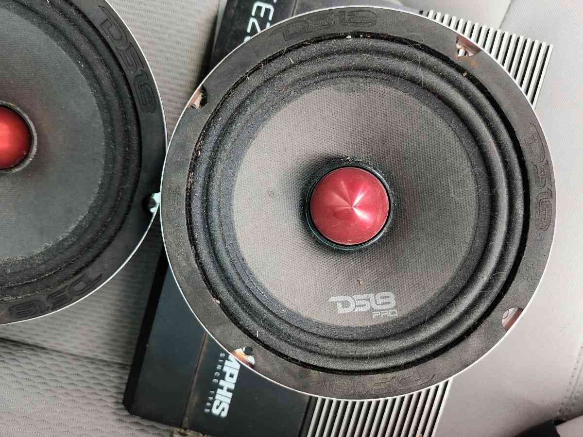 Car Audio Speakers and 2 amps - Rogers, Arkansas - FleaMarketBay