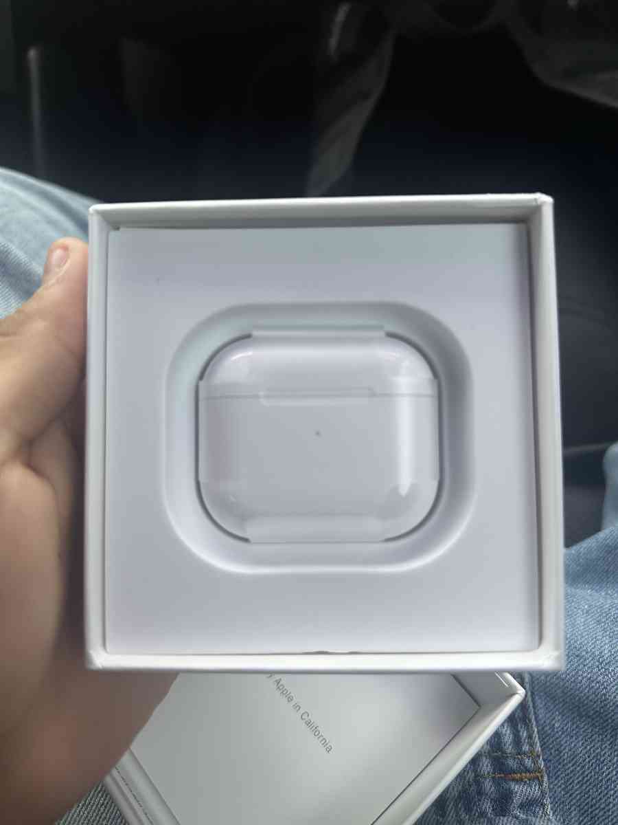 AirPods - Salisbury, North Carolina - FleaMarketBay