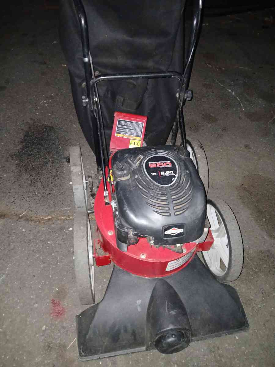 Briggs n Stratton leaf sucker - Methuen, Massachusetts - FleaMarketBay