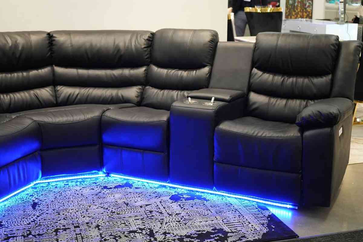 Se vende Seccional Reclinable electrico - Hialeah, Florida - FleaMarketBay