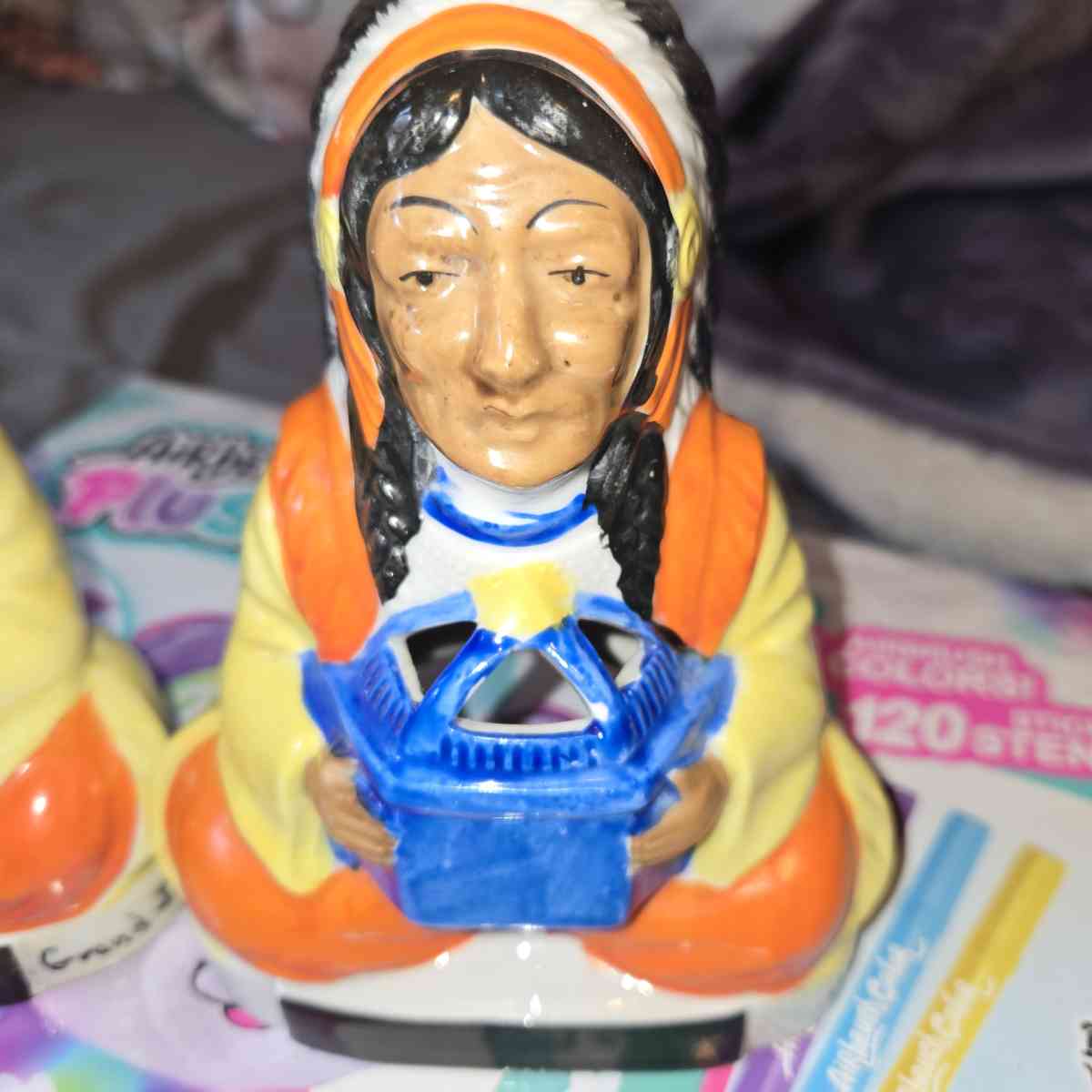 PAIR OF VTG NATIVE AMERICAN CHIEF PAINTED CERAMIC FIGURINES - Layton, Utah - FleaMarketBay