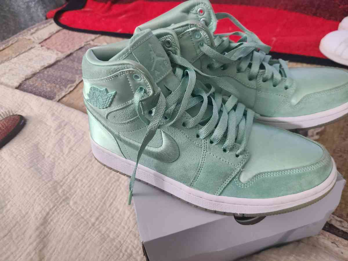 Jordan 1 Retro High Season of Her Mint Foam - Las Vegas, Nevada