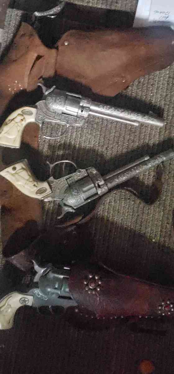 toy cap guns - Middletown, Indiana - FleaMarketBay