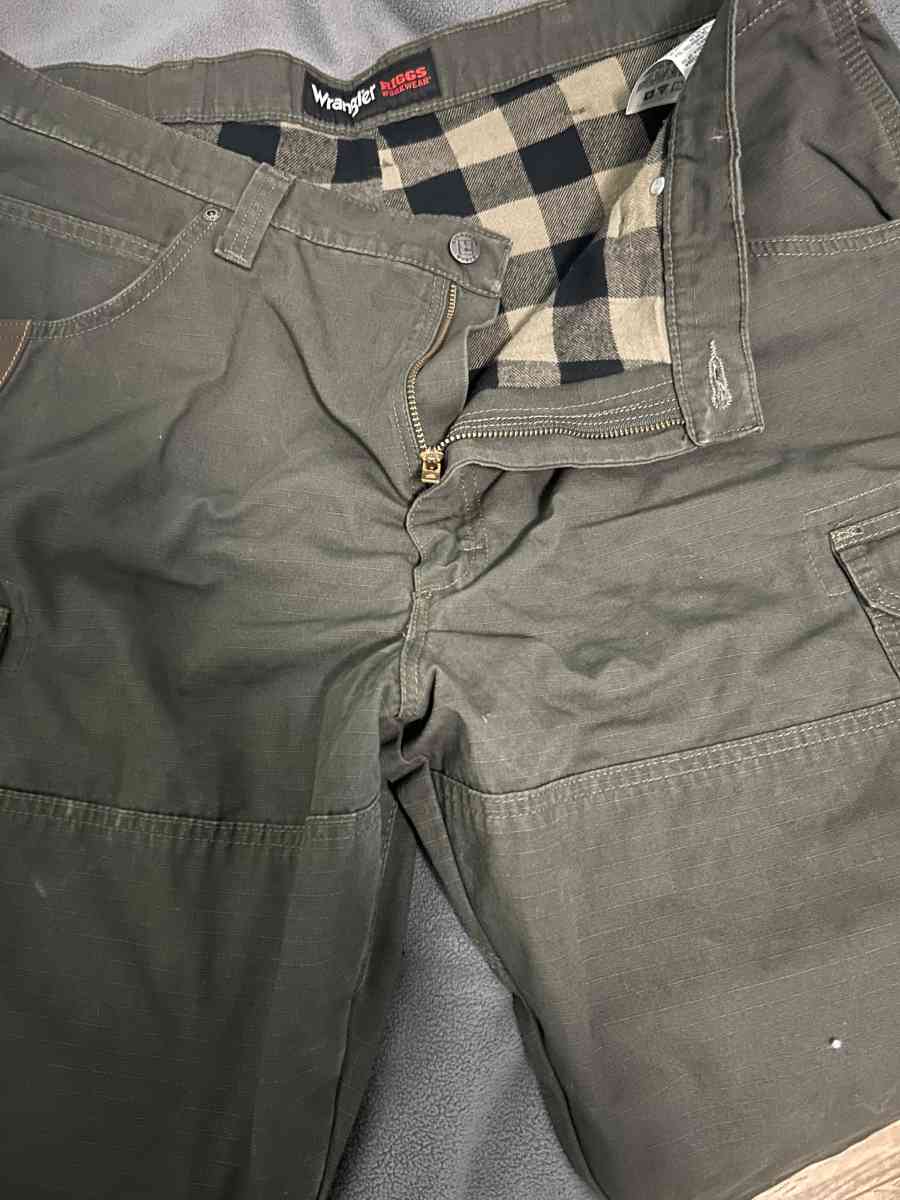 wrangler pants - Wilkes Barre, Pennsylvania - FleaMarketBay
