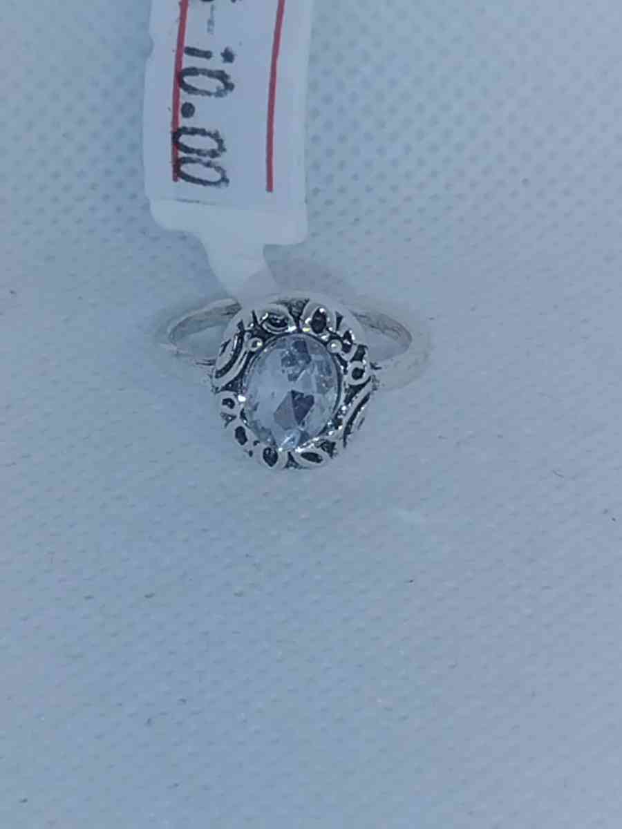 White Oval Signet Ring - Roanoke, Virginia - FleaMarketBay