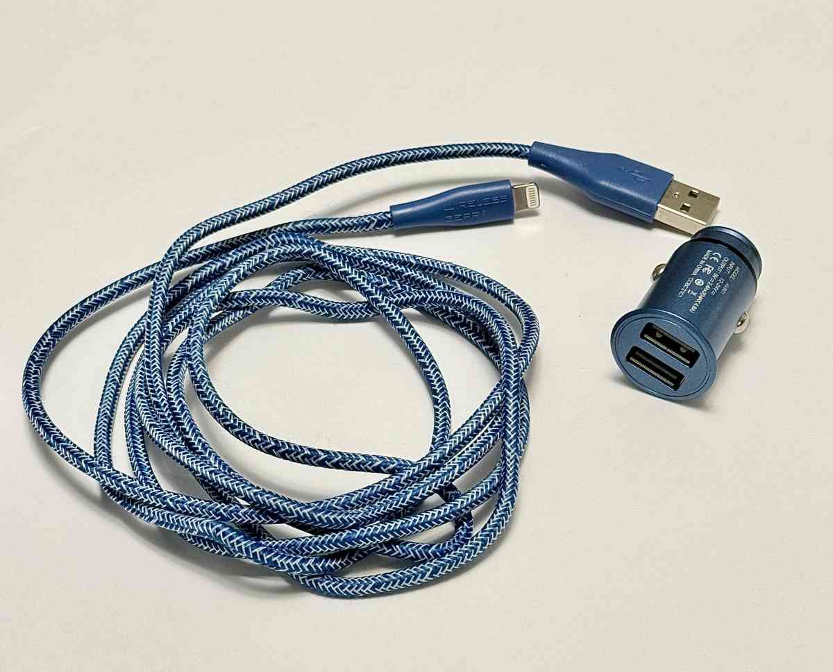Metal Dual Car Charge Adapter and 6ft Braided Cable - Falls Church, Virginia - FleaMarketBay