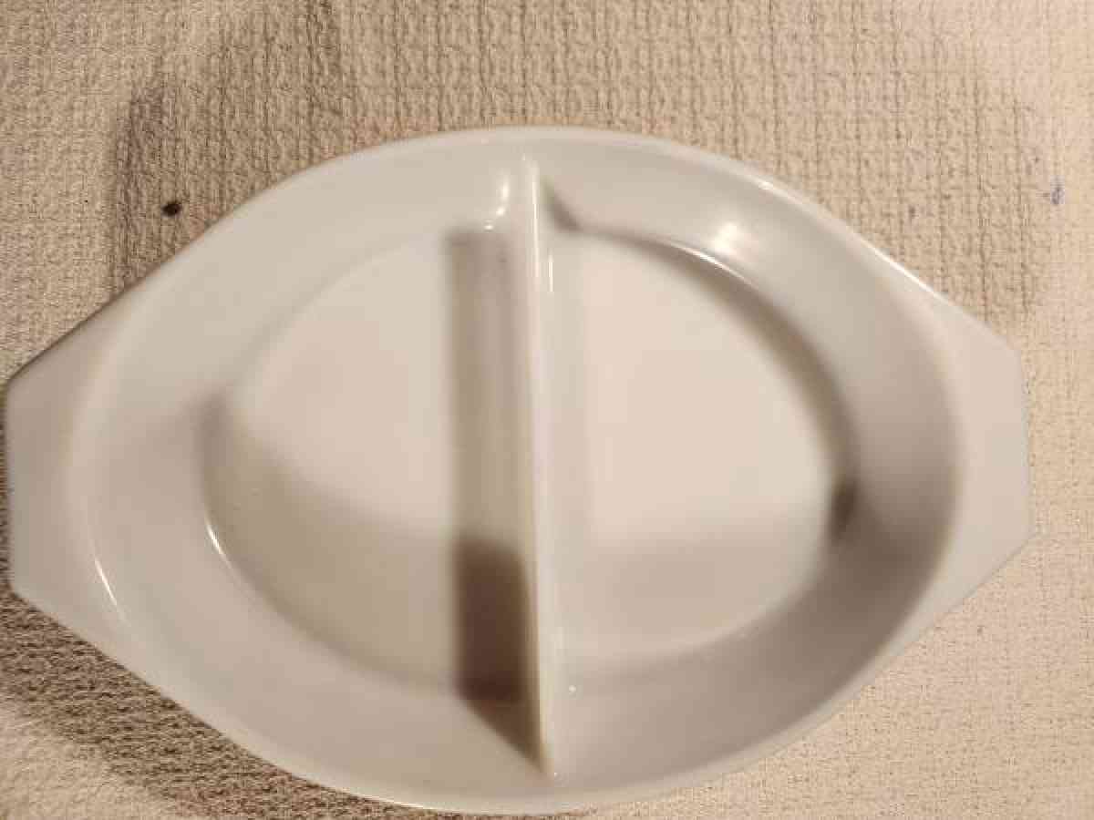 pyrex dish with gold leaf - Clinton, Massachusetts - FleaMarketBay