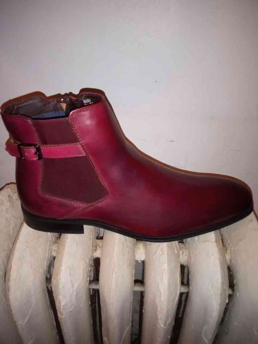 SELLING MY BRAND NEW NEVER USED LA MILANO BURGUNDY SHOES - Staten Island, New York - FleaMarketBay