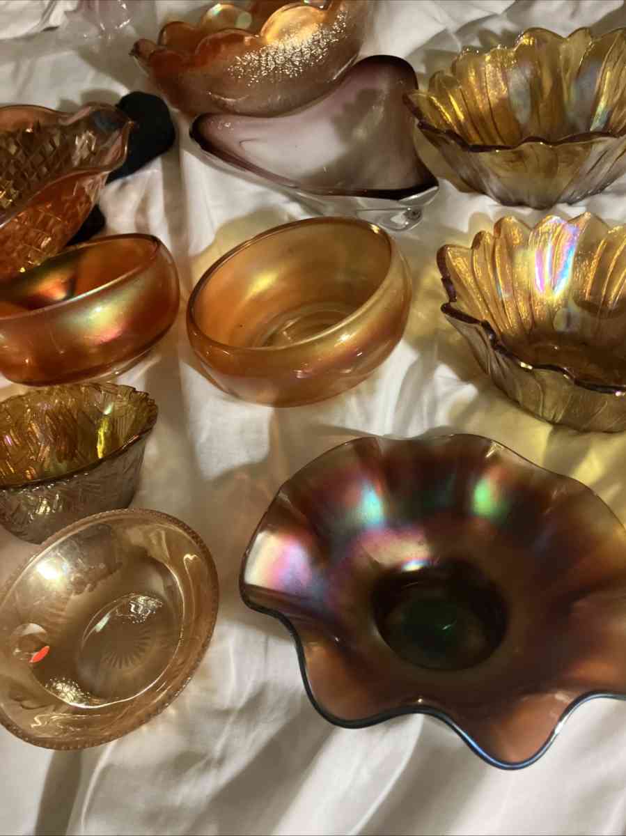 100 pieces of carnival glass Fenton and le smith 500 bucks - Kalamazoo, Michigan - FleaMarketBay