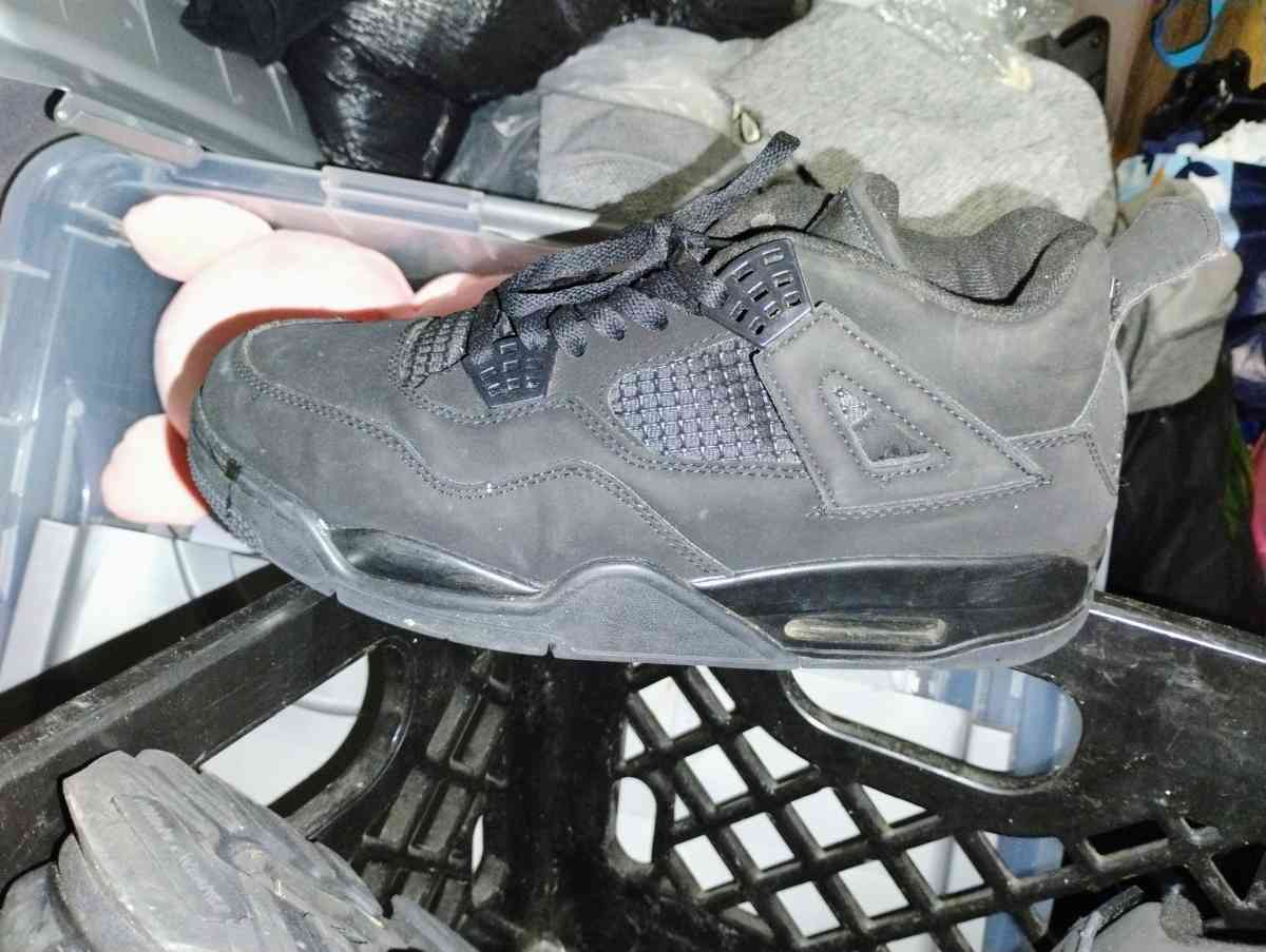 Jordan 4 retro - Fall River, Massachusetts - FleaMarketBay