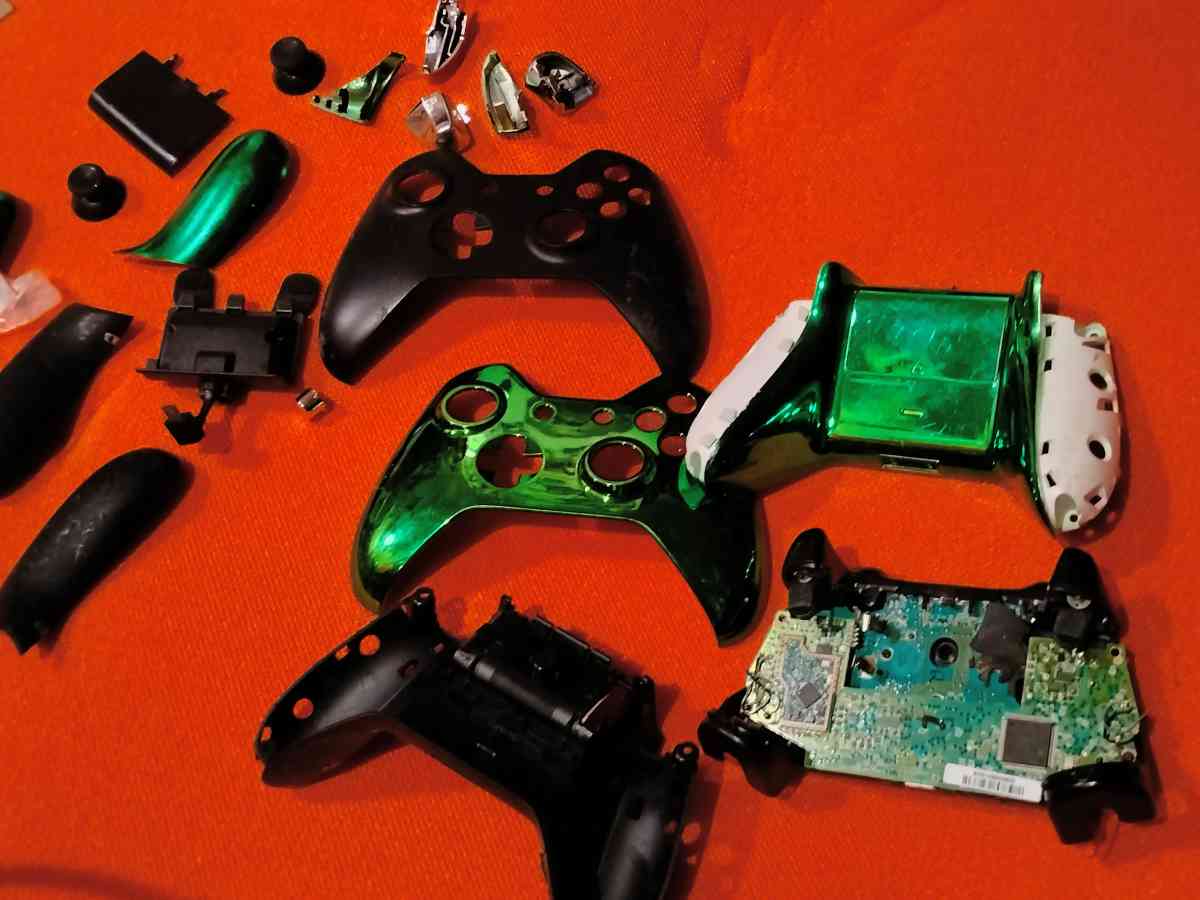 Microsoft Xbox OneSeries X Wireless ContParts Pieces Plus - Farmingdale, New York - FleaMarketBay