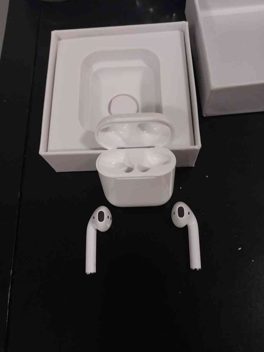 Apple airpods 2nd generation - Addison, Illinois - FleaMarketBay