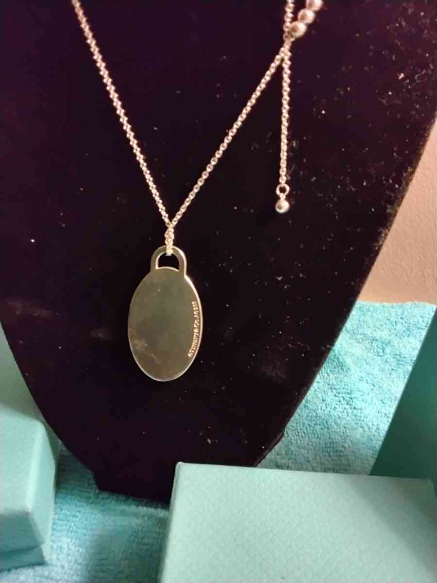 TIFFANYCO BLUE SPLASH NECKLACE - Brookfield, Massachusetts - FleaMarketBay