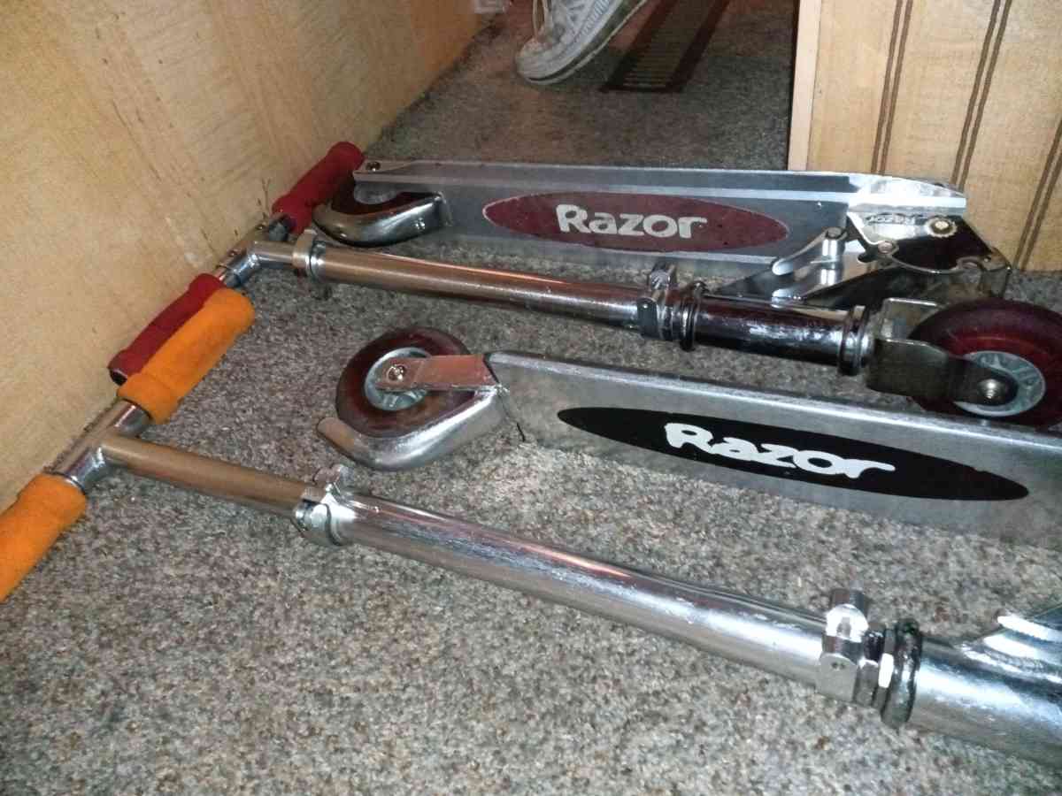razor scooters - Sacramento, California - FleaMarketBay