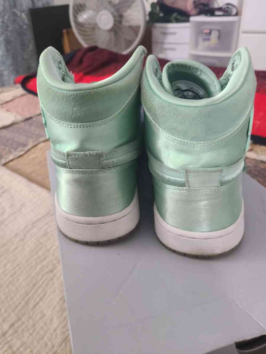 Jordan 1 Retro High Season of Her Mint Foam - Las Vegas, Nevada - FleaMarketBay