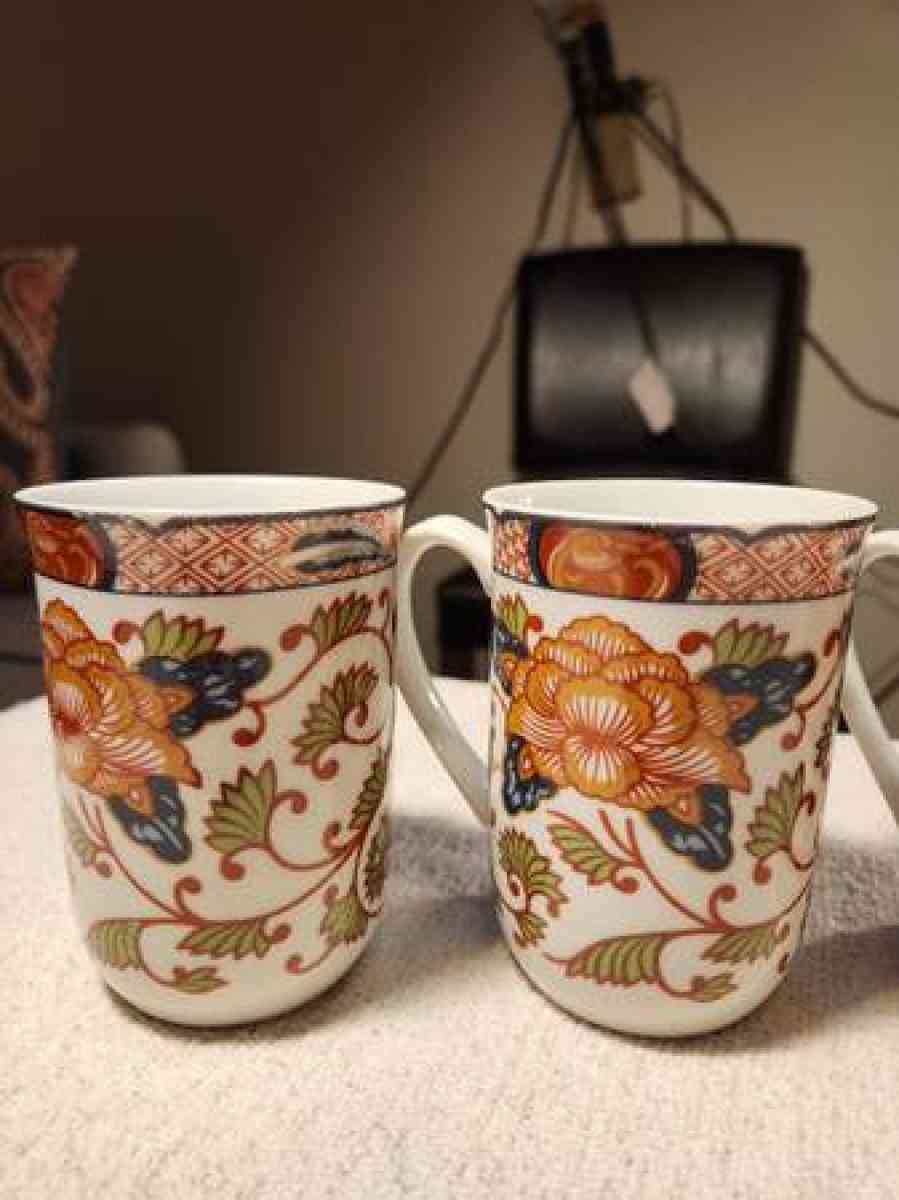 Vintage porcelain mugs - Clinton, Massachusetts - FleaMarketBay