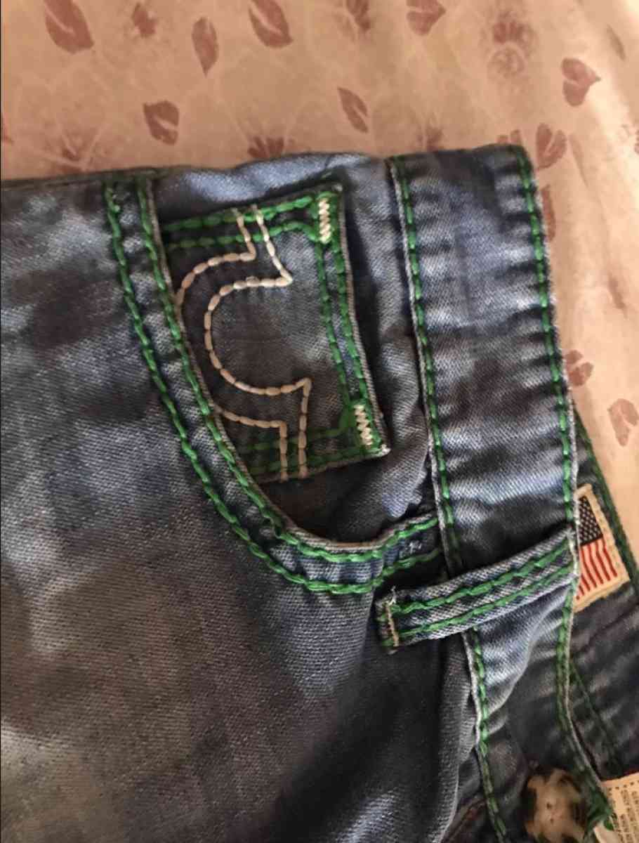 true religion man world tour size 33 - Adelanto, California - FleaMarketBay