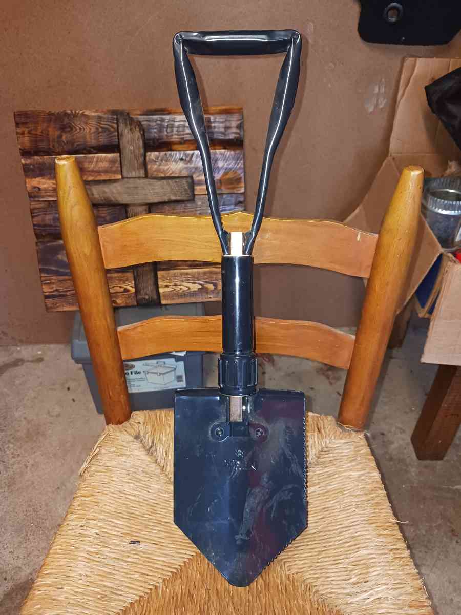 Wren foldable shovel - Greer, South Carolina - FleaMarketBay