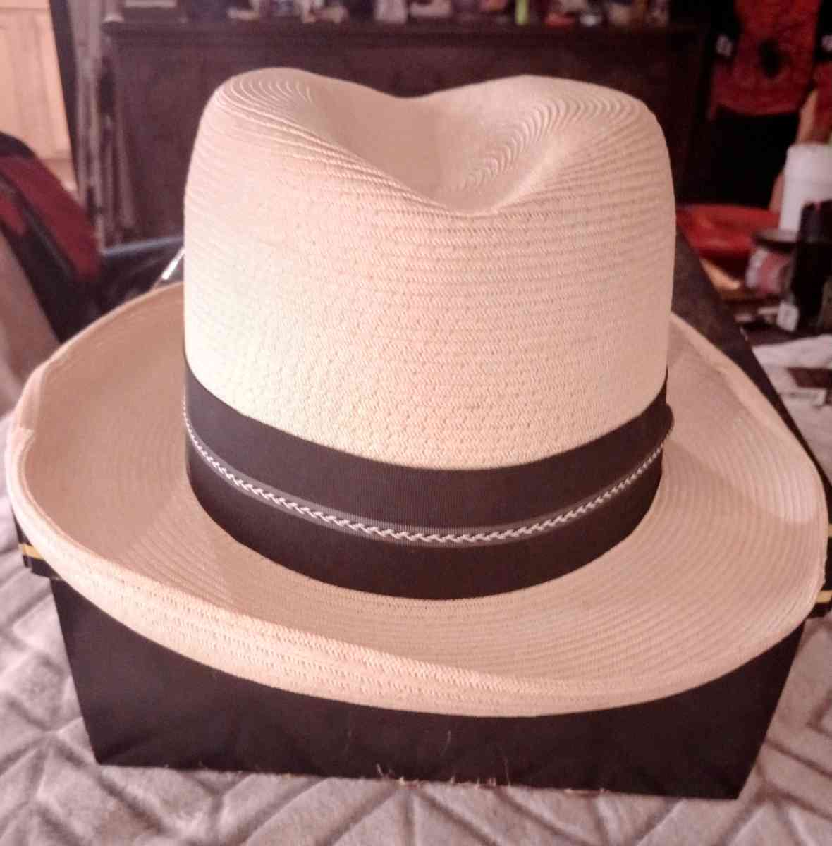 Dobbs Fifth Avenue Mens Hat - Hattiesburg, Mississippi - FleaMarketBay