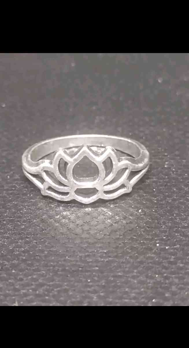Silver Lotus Flower Ring - Roanoke, Virginia - FleaMarketBay