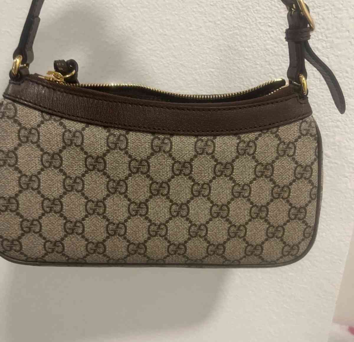 Gucci Shoulder bag - Paradise Valley, Arizona - FleaMarketBay