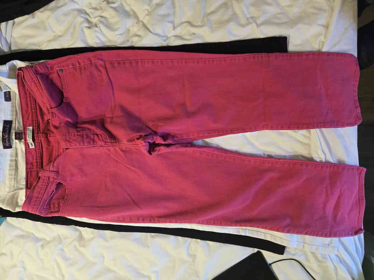 women jeans 6 pair - Tavares, Florida - FleaMarketBay