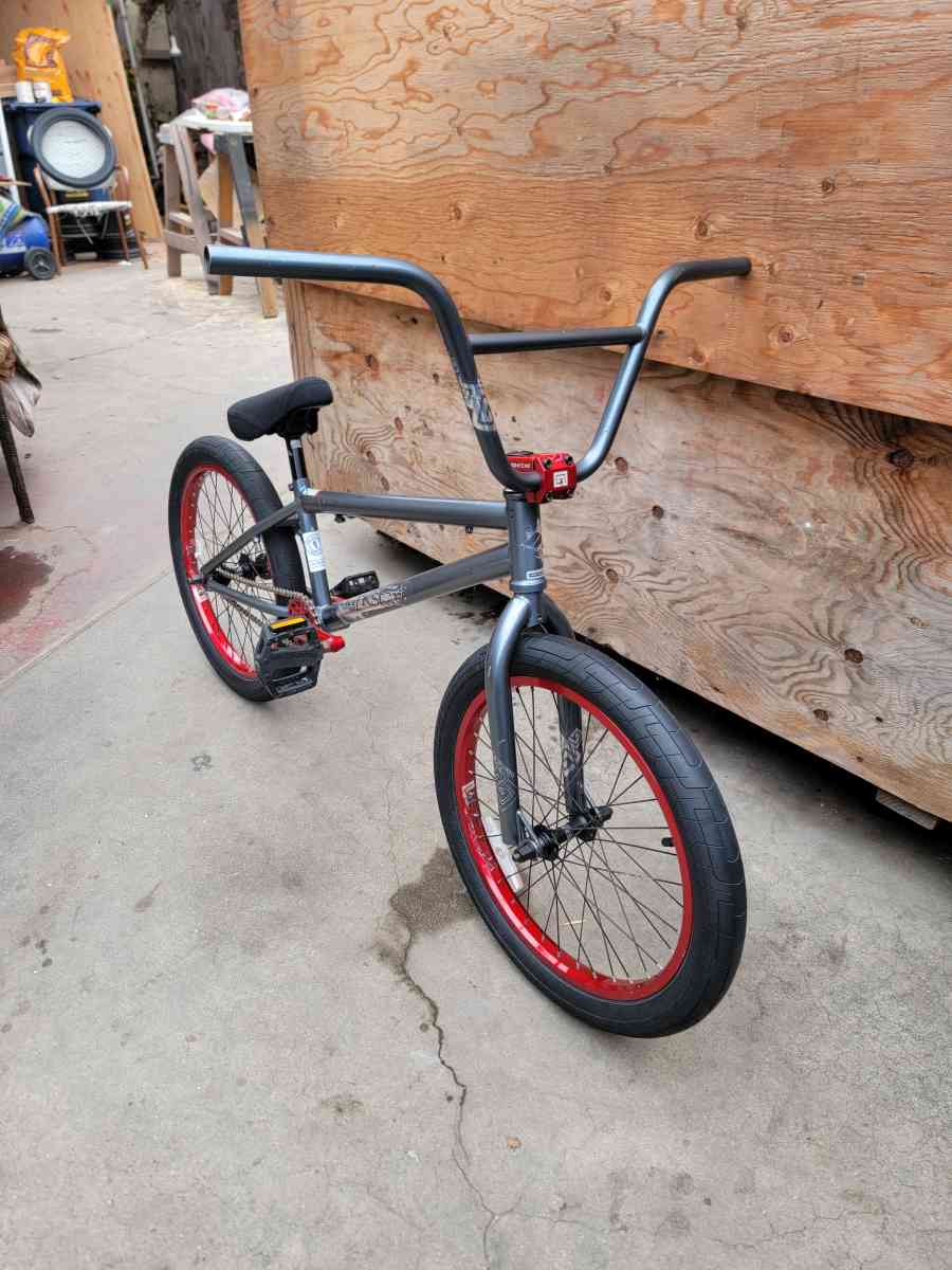 20 BMX - Carson, California - FleaMarketBay