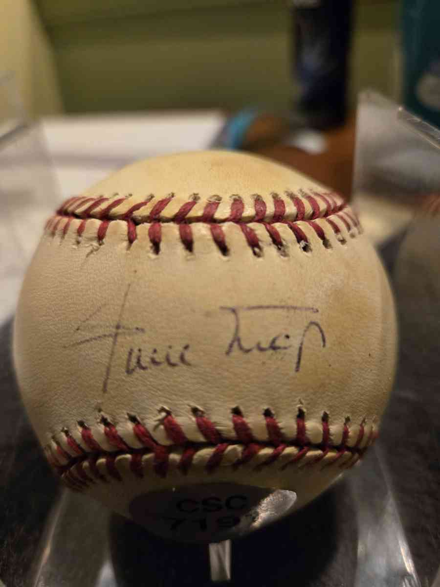 autograph Willie Mays Baseball - Tavares, Florida - FleaMarketBay