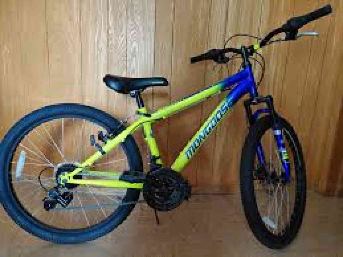 Mongoose Scepter 24 Inch Neon Green  Blue Bike - Louisville, Kentucky