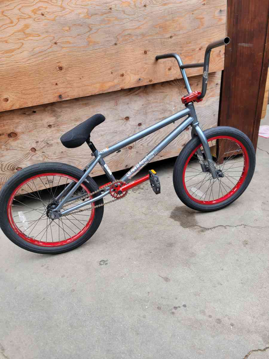 20 BMX - Carson, California - FleaMarketBay
