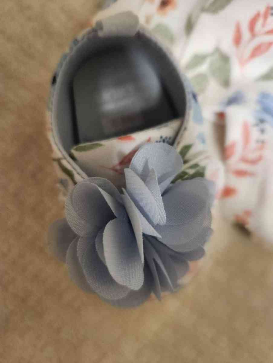 0 Months Baby Girls Carters Pink and White Outfit - Kansas City, Missouri - FleaMarketBay